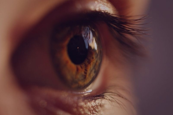 Astiqmatizm Nədir? Astiqmatizmin səbəbləri